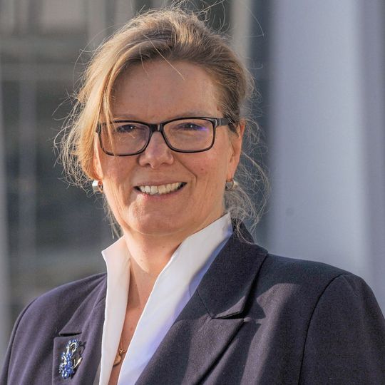 Prof. Dr.-Ing. Birgit Vogel-Heuser, Technische Universität München: „Machen Sie mit bei ASE-Kongress und Innovation 360° und senden Sie Ihre KollegenInnen aus der Softwareentwicklung und dem Innovations-Management vom 16. bis 18. September 2019 nach Sindelfingen.“ Prof. Dr.-Ing. Birgit Vogel-Heuser, Technische Universität München: „Machen Sie mit bei ASE-Kongress und Innovation 360° und senden Sie Ihre KollegenInnen aus der Softwareentwicklung und dem Innovations-Management vom 16. bis 18. September 2019 nach Sindelfingen.“