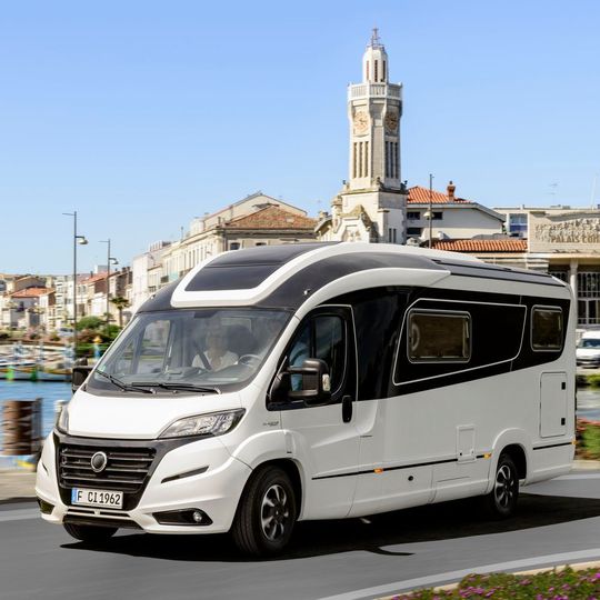 Das mobile Reisen ist in, Freizeitmobile aller Art sind neu wie gebraucht sehr gefragt. Das mobile Reisen ist in, Freizeitmobile aller Art sind neu wie gebraucht sehr gefragt.