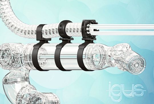 Eine Schelle für alle Roboter: Die Lean Robotics Halter für Energieketten und Schutzschläuche lassen sich mit einem Klettband montieren. Eine Schelle für alle Roboter: Die Lean Robotics Halter für Energieketten und Schutzschläuche lassen sich mit einem Klettband montieren.
