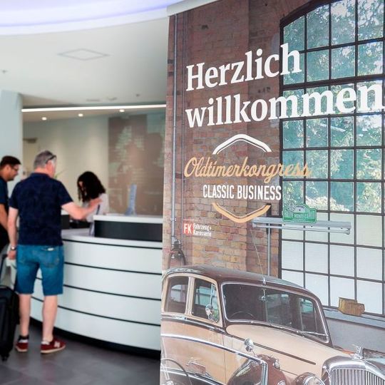 Zum zweiten Mal startet der Oldtimerkonkgress in Würzburg. Dieses Mal auch mit von der Partie war der ZDK. Zum zweiten Mal startet der Oldtimerkonkgress in Würzburg. Dieses Mal auch mit von der Partie war der ZDK.