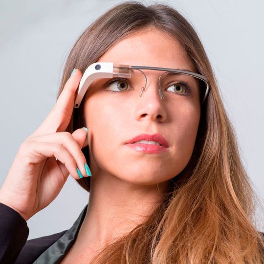 Bild 1: Mobile Geräte sind eine Herausforderung für die Elektronik hinsichtlich Größe und Akkulaufzeit. Bild 1: Mobile Geräte sind eine Herausforderung für die Elektronik hinsichtlich Größe und Akkulaufzeit.