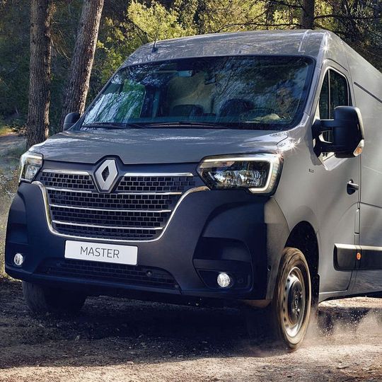 Renault hat seinen Transporter-Klassiker Master deutlich überarbeitet. 300 Varianten gibt es davon – quasi eine für jeden Zweck. Renault hat seinen Transporter-Klassiker Master deutlich überarbeitet. 300 Varianten gibt es davon – quasi eine für jeden Zweck.