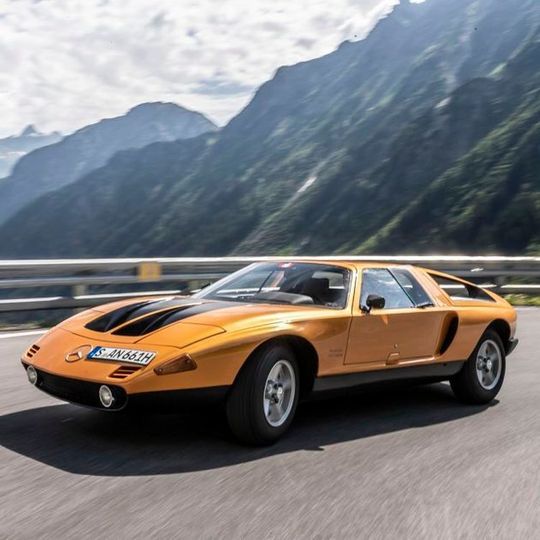 Vor 50 Jahren stellte Mercedes-Benz seine atemberaubende Studie C 111 vor. Zum Leidwesen vieler Fans schaffte es der sportliche Wagen aber nicht in die Serie. Vor 50 Jahren stellte Mercedes-Benz seine atemberaubende Studie C 111 vor. Zum Leidwesen vieler Fans schaffte es der sportliche Wagen aber nicht in die Serie.