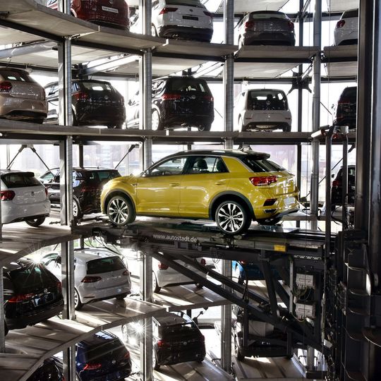 Der Volkswagen-Konzern hat im ersten Halbjahr weltweit 5.365.300 Neuwagen ausgeliefert. Der Volkswagen-Konzern hat im ersten Halbjahr weltweit 5.365.300 Neuwagen ausgeliefert.