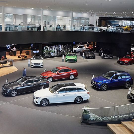 Von der Marke Mercedes-Benz gingen im ersten Halbjahr 2019 weltweit 1.134.729 Neuwagen an Kunden. Von der Marke Mercedes-Benz gingen im ersten Halbjahr 2019 weltweit 1.134.729 Neuwagen an Kunden.