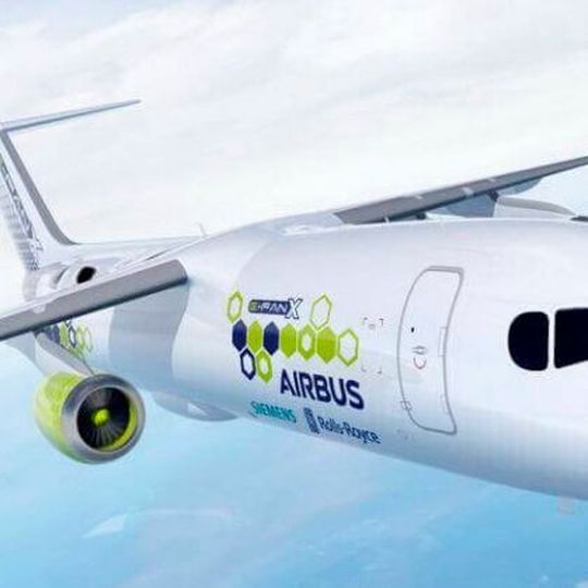 Siemens is selling its eAircraft business unit producing electric propulsion systems to Rolls-Royce, which has partial Hungarian interests. Siemens is selling its eAircraft business unit producing electric propulsion systems to Rolls-Royce, which has partial Hungarian interests.