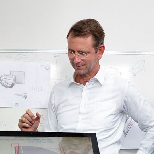 E-Auto-Pionier Günther Schuh glaubt nicht, dass Elektroautos die breite Masse erobern. E-Auto-Pionier Günther Schuh glaubt nicht, dass Elektroautos die breite Masse erobern.