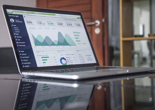 Deutsche Unternehmen wollen und sollten mehr aus ihren Daten herausholen. Deutsche Unternehmen wollen und sollten mehr aus ihren Daten herausholen.