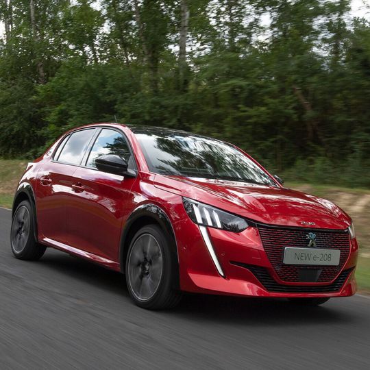 Peugeot bietet den E-208 ab 30.450 Euro an. Peugeot bietet den E-208 ab 30.450 Euro an.