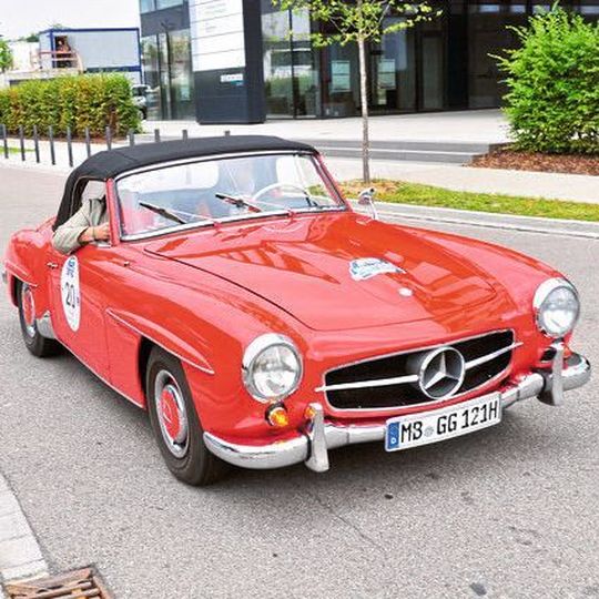 Am Start: Bei der 6. Oberbayerischen Meister-Classic fuhren George Gluch und Michael Stingl im Mercedes Benz 190 SL (1962) mit. Am Start: Bei der 6. Oberbayerischen Meister-Classic fuhren George Gluch und Michael Stingl im Mercedes Benz 190 SL (1962) mit.