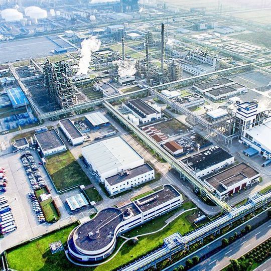 Die Erweiterung von Ningbo ist die jüngste in einer Reihe von Investitionen des Unternehmens, um seine Kunden im Polymermarkt besser bedienen zu können. Die Erweiterung von Ningbo ist die jüngste in einer Reihe von Investitionen des Unternehmens, um seine Kunden im Polymermarkt besser bedienen zu können.
