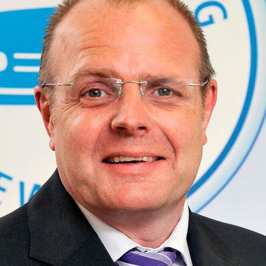 Hans-Walter Kaumanns ist Referent Abteilung Technik, Sicherheit, Umwelt beim ZDK. Hans-Walter Kaumanns ist Referent Abteilung Technik, Sicherheit, Umwelt beim ZDK.