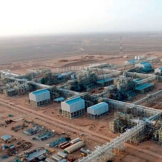 Located in the Harweel cluster of fields, deep in the Southern Omani desert, the megaproject includes sour gas processing facilities and associated gathering as well as injection systems and export pipelines. Located in the Harweel cluster of fields, deep in the Southern Omani desert, the megaproject includes sour gas processing facilities and associated gathering as well as injection systems and export pipelines.