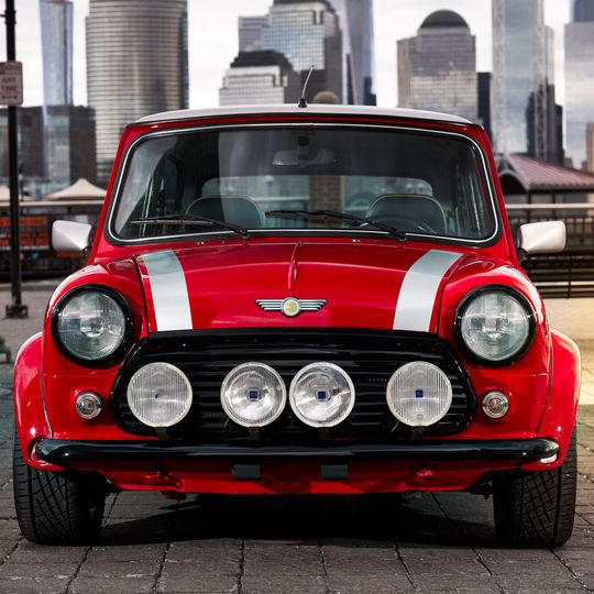 Auf der New York Auto Show 2018 stellte Mini ein kurioses Unikat vor: einen elektrischen Ur-Mini. Auf der New York Auto Show 2018 stellte Mini ein kurioses Unikat vor: einen elektrischen Ur-Mini.