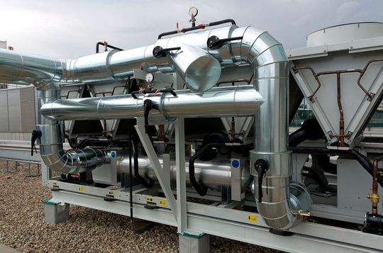 Bei Klima- oder Kühlanlagen überwachen Umweltsensoren, ob Kältemittelgase austreten. Mit der F-Gas-Verordnung soll die Emission klimaschädliche Treibhausgase bis 2030 gesenkt werden. Bei Klima- oder Kühlanlagen überwachen Umweltsensoren, ob Kältemittelgase austreten. Mit der F-Gas-Verordnung soll die Emission klimaschädliche Treibhausgase bis 2030 gesenkt werden.