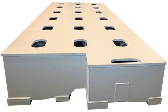 The 10.5 m-long grinding machine bed weighs 31 t purely as a welded construction; after filling with Hydropol it weighs 60 t and displays the dimensions worked out on site by Framag. The 10.5 m-long grinding machine bed weighs 31 t purely as a welded construction; after filling with Hydropol it weighs 60 t and displays the dimensions worked out on site by Framag.