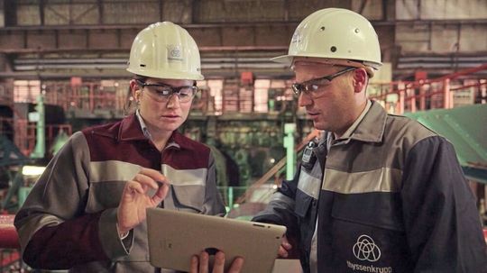 In a pilot phase, Thyssenkrupp tests intuitively usable mobile end devices which they plan to introduce for both maintenance staff and knowledge managers. In a pilot phase, Thyssenkrupp tests intuitively usable mobile end devices which they plan to introduce for both maintenance staff and knowledge managers.