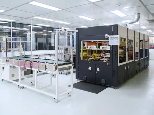 Data Modul bietet mit dem Hybrid-Bonding eine Kombination aus den klassischen Bonding-Verfahren LOCA und OCA am Standort in Weikersheim. Data Modul bietet mit dem Hybrid-Bonding eine Kombination aus den klassischen Bonding-Verfahren LOCA und OCA am Standort in Weikersheim.