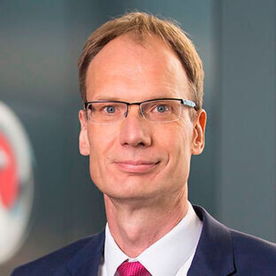 Opel-Chef Michael Lohscheller rückt in den Vorstand des Mutterkonzerns PSA auf. Opel-Chef Michael Lohscheller rückt in den Vorstand des Mutterkonzerns PSA auf.