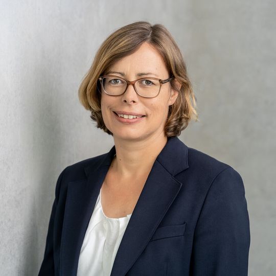 Katrin Haupt hat seit mehr als 20 Jahren leitende Positionen bei der Dekra Akademie inne. Katrin Haupt hat seit mehr als 20 Jahren leitende Positionen bei der Dekra Akademie inne.