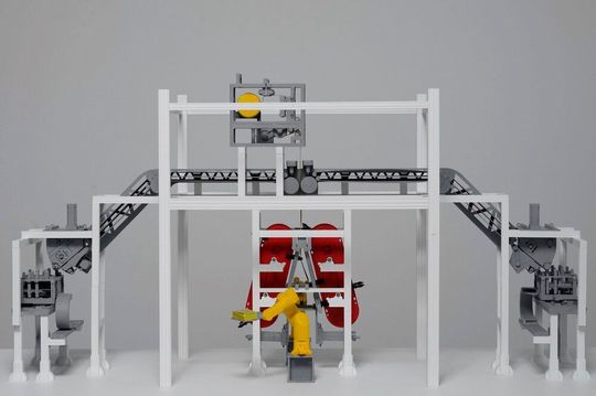 Ein Miniaturmodell des Demonstrators zeigt, wie die Batteriezellenproduktion um 150 Prozent gesteigert werden kann. Ein Miniaturmodell des Demonstrators zeigt, wie die Batteriezellenproduktion um 150 Prozent gesteigert werden kann.