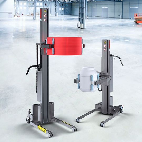 Das Greifwerkzeug QC3 ermöglicht die sichere Handhabung von Packmitteln bis 60 kg. Es ist mit den mobilen Industrie-Hebeliften Impact 130-3 (links) oder Inox 90-3 (rechts) kombinierbar. Das Greifwerkzeug QC3 ermöglicht die sichere Handhabung von Packmitteln bis 60 kg. Es ist mit den mobilen Industrie-Hebeliften Impact 130-3 (links) oder Inox 90-3 (rechts) kombinierbar.