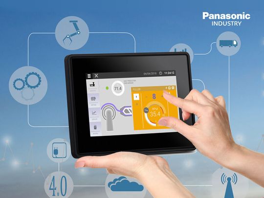 Der Nutzer des Bedienpanel der HMX-700-Serie kann beispielsweise hinterlegte Videos abspielen lassen, PDFs lesen oder sich die Inhalte mit der Zoom-Funktion an die richtige Größe anpassen. Der Nutzer des Bedienpanel der HMX-700-Serie kann beispielsweise hinterlegte Videos abspielen lassen, PDFs lesen oder sich die Inhalte mit der Zoom-Funktion an die richtige Größe anpassen.