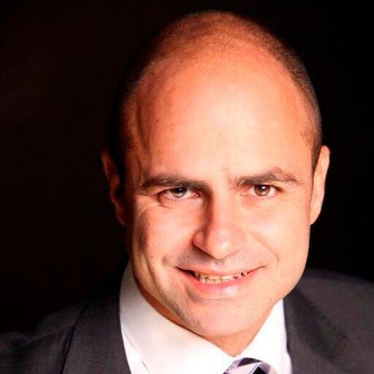 Reda Mostafa, Business Development Director von PTC, präsentiert ein Modell zur digitalen Transformation in Eigenregie der Unternehmen. Reda Mostafa, Business Development Director von PTC, präsentiert ein Modell zur digitalen Transformation in Eigenregie der Unternehmen.