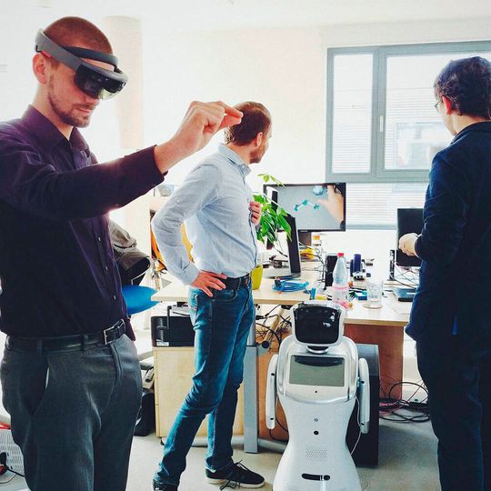 Die Software von Gestalt Robotics wird beispielsweise in der industriellen Bildverarbeitung und Werkerassistenz sowie in autonomen Transport- und intelligenten Robotersystem eingesetzt.