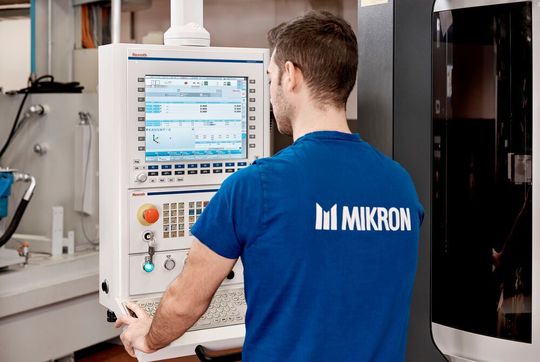 Mit der neuen Rundtaktmaschine Multistar CX-24 können Anwender flexibler als bisher einfache wie auch komplexe Dreh- und Frästeile in unterschiedlichen Varianten hochpräzise fertigen. Mit der neuen Rundtaktmaschine Multistar CX-24 können Anwender flexibler als bisher einfache wie auch komplexe Dreh- und Frästeile in unterschiedlichen Varianten hochpräzise fertigen.