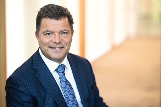 Christian O. Erbe, Vorsitzender des ZVEI-Fachverbands Elektromedizinische Technik: „70 Prozent der Teilnehmer an der Umfrage berichten, dass die Benannte Stelle gar nicht oder mit Verzögerung auf Anfragen reagiert.“ Christian O. Erbe, Vorsitzender des ZVEI-Fachverbands Elektromedizinische Technik: „70 Prozent der Teilnehmer an der Umfrage berichten, dass die Benannte Stelle gar nicht oder mit Verzögerung auf Anfragen reagiert.“