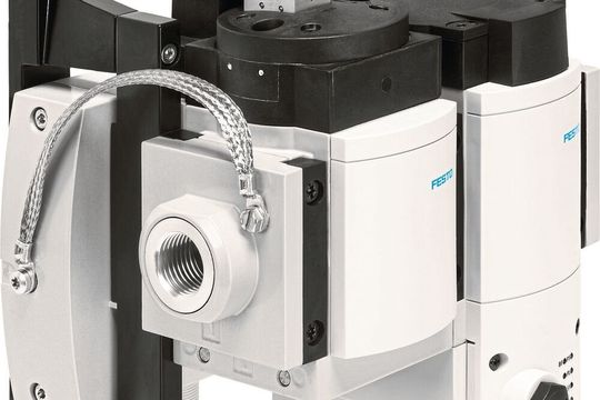 Energiesparen in Druckluftsystemen wird mit dem Energie-Effizienz-Modul MSE6-E2M von Festo denkbar einfach. Energiesparen in Druckluftsystemen wird mit dem Energie-Effizienz-Modul MSE6-E2M von Festo denkbar einfach.