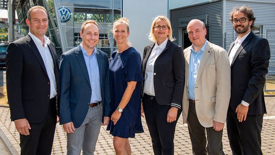 Das Führungsteam von Auto Thomas (v.l.n.r.): Henning Stegger, Silvio Jose, Judith Blattner, Monika Lütz-Blömers, Bernhard Brungs und Florian Maacks.