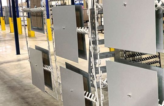 Oftec Oberflächentechnik bietet die KTL- und die Pulverbeschichtung unter einem Dach an. Oftec Oberflächentechnik bietet die KTL- und die Pulverbeschichtung unter einem Dach an.