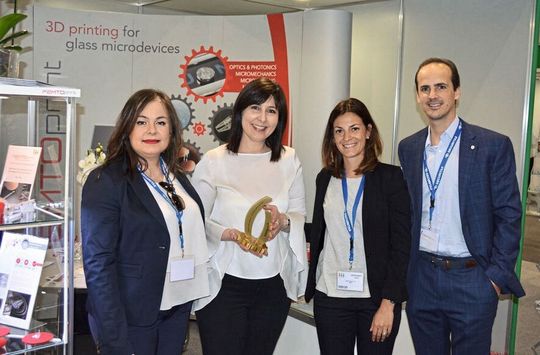 Gagnant du Grand prix des exposants 2019, Femtoprint est spécialisé dans l'usinage par laser femto-seconde de micro-dispositifs en verre, capables d’intégrer des fonctionnalités fluidiques, mécaniques et optiques de façon monolithique. Gagnant du Grand prix des exposants 2019, Femtoprint est spécialisé dans l'usinage par laser femto-seconde de micro-dispositifs en verre, capables d’intégrer des fonctionnalités fluidiques, mécaniques et optiques de façon monolithique.