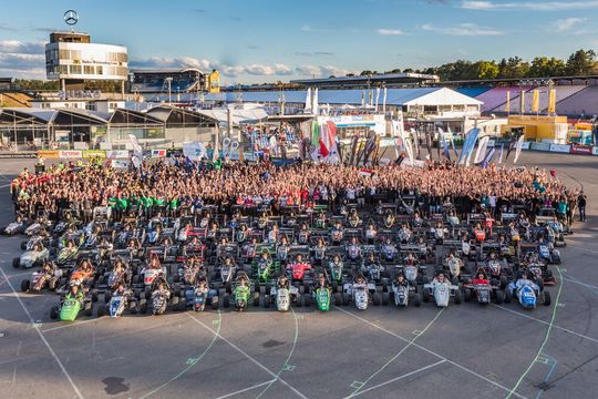 Die Teams der Formula Student Germany 2018. Die Teams der Formula Student Germany 2018.