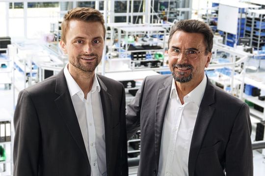 Zum 1. August übernimmt Thorsten Wanner die opterative Geschäftsführung von seinem Vater Dr. Theodor Wanner. Zum 1. August übernimmt Thorsten Wanner die opterative Geschäftsführung von seinem Vater Dr. Theodor Wanner.