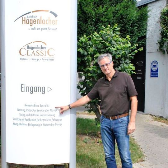 Ein Fingerzeig für alle, die guten Service suchen, egal ob sie einen Oldtimer oder irgendeinen anderen Pkw fahren: in jedem Fall Hagenlocher. Ein Fingerzeig für alle, die guten Service suchen, egal ob sie einen Oldtimer oder irgendeinen anderen Pkw fahren: in jedem Fall Hagenlocher.