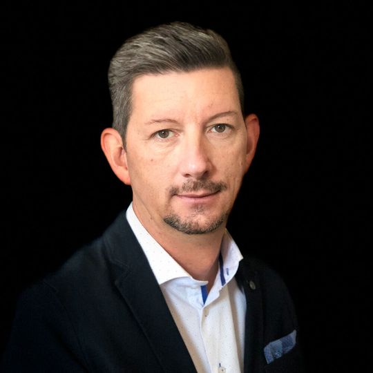 Martin Kusatz ist Geschäftsführer der Digital Vehicle Scan GmbH & Co. KG. Martin Kusatz ist Geschäftsführer der Digital Vehicle Scan GmbH & Co. KG.