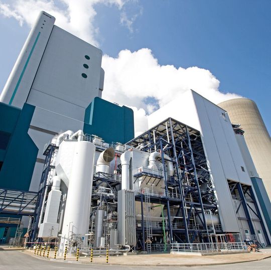 Kraftwerk Niederaußem: Im Innovationszentrum Niederaußem errichtet RWE eine Versuchsanlage zur Rückgewinnung von Phosphor. Kraftwerk Niederaußem: Im Innovationszentrum Niederaußem errichtet RWE eine Versuchsanlage zur Rückgewinnung von Phosphor.