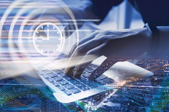 Generell sollte die Einführung agiler Methoden nie als eine Revolution begriffen, sondern vielmehr als Evolution des Status Quo realisiert werden. Tatsächlich können auch bewährte Entwicklungsmethoden von einem hybrid-agilen Modell profitieren. Generell sollte die Einführung agiler Methoden nie als eine Revolution begriffen, sondern vielmehr als Evolution des Status Quo realisiert werden. Tatsächlich können auch bewährte Entwicklungsmethoden von einem hybrid-agilen Modell profitieren.