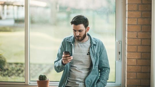 Zum digitalen Vertrieb gehören mehr als nur Smartphone-Apps oder Chatbots auf der Website. Zum digitalen Vertrieb gehören mehr als nur Smartphone-Apps oder Chatbots auf der Website.