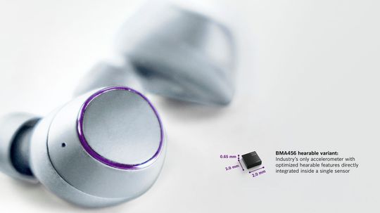 Der Beschleunigssensor BMA456 mit integrierten Hearable-Funktionen ist für smarte Sport- und Kopfhörer entwickelt. Der Beschleunigssensor BMA456 mit integrierten Hearable-Funktionen ist für smarte Sport- und Kopfhörer entwickelt.
