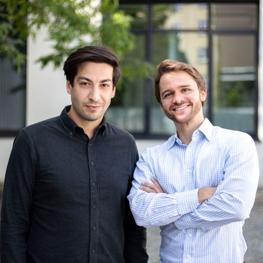 Blicken optimistisch in die Zukunft. Orhan Köroglu (li.) und Sebastian Jost, Gründer und Geschäftsführer von Abracar. Blicken optimistisch in die Zukunft. Orhan Köroglu (li.) und Sebastian Jost, Gründer und Geschäftsführer von Abracar.