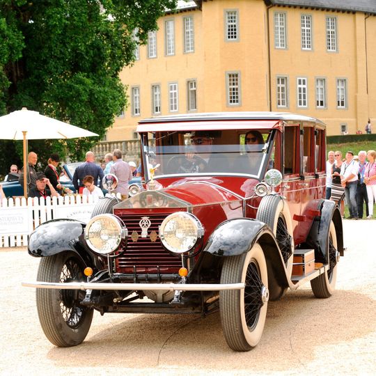 Dieser Rolls Royce war einer von zahlreichen historischen Hinguckern bei den Classic Days auf Schloss Dyck. Dieser Rolls Royce war einer von zahlreichen historischen Hinguckern bei den Classic Days auf Schloss Dyck.