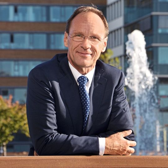Keynote-Sprecher Dr. Rainer Stetter, ITQ: „Wir benötigen ganz neue Unternehmens- und Ausbildungskonzepte, um den Herausforderungen gerecht zu werden. Der Schlüssel ist das Arbeiten und Denken in Netzwerken, das eigenverantwortliche Agieren und selbstbestimmte Arbeiten.“ Keynote-Sprecher Dr. Rainer Stetter, ITQ: „Wir benötigen ganz neue Unternehmens- und Ausbildungskonzepte, um den Herausforderungen gerecht zu werden. Der Schlüssel ist das Arbeiten und Denken in Netzwerken, das eigenverantwortliche Agieren und selbstbestimmte Arbeiten.“