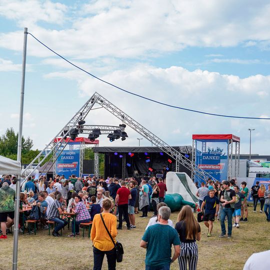 Zum Unternehmensgeburtstag von Schäflein waren 1500 Menschen nach Grettstadt gekommen. Zum Unternehmensgeburtstag von Schäflein waren 1500 Menschen nach Grettstadt gekommen.