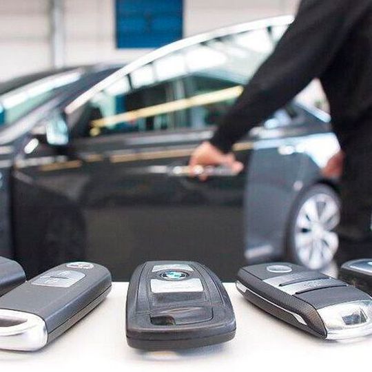 Sofort geöffnet. Ein Keyless-Go-System ist komfortabel, aber derzeit auch leicht zu überlisten. Sofort geöffnet. Ein Keyless-Go-System ist komfortabel, aber derzeit auch leicht zu überlisten.