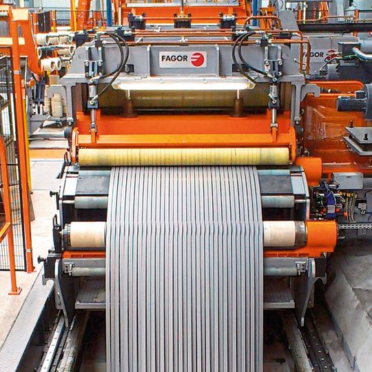 Bei der neuen Anlage von Fagor Arraste handelt es sich um eine Premium-Line, die mit allen verfügbaren Automationen ausgestattet ist. Bei der neuen Anlage von Fagor Arraste handelt es sich um eine Premium-Line, die mit allen verfügbaren Automationen ausgestattet ist.