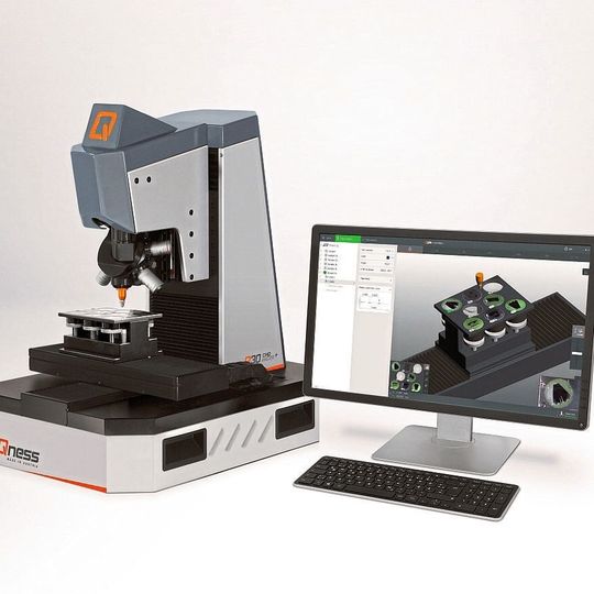 Ein scharfes Probenbild und Mehrfachproben: Dies zeichnet das neue Mikrohärteprüfgerät CHD Master Plus von Qness aus. Ein scharfes Probenbild und Mehrfachproben: Dies zeichnet das neue Mikrohärteprüfgerät CHD Master Plus von Qness aus.